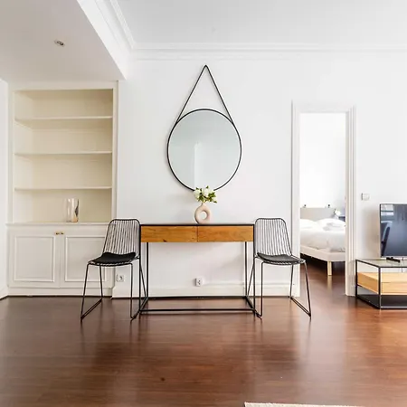 Charming 1 Bdr 2p Trocadero